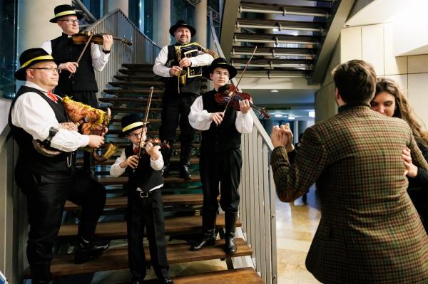 Marszałek wręczył stypendia i nagrody kulturalne- kliknij aby powiększyć