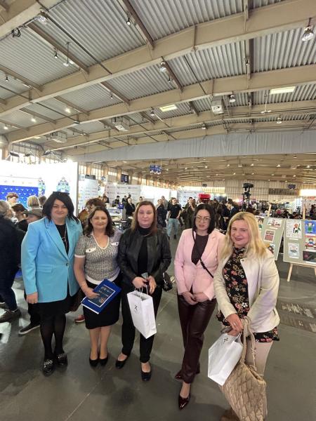 Targi Edukacyjne - Wiceministra Edukacji Narodowej, Członki Zarządu SWW, Członkini Zarządu FRSE, Dyrektor Departamentu Edukacji i Nauki SWW,  Dyrektor CWRKDiZ w Kaliszu- kliknij aby powiększyć