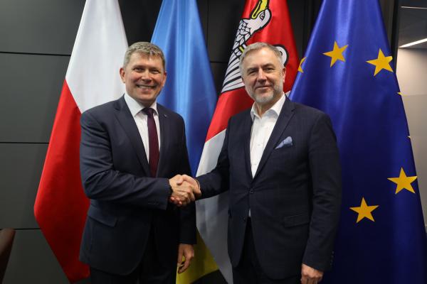 Spotkanie Marka Woźniaka, Marszałka Województwa Wielkopolskiego z nowym Konsulem Ukrainy – Serhijem Miniailo- kliknij aby powiększyć