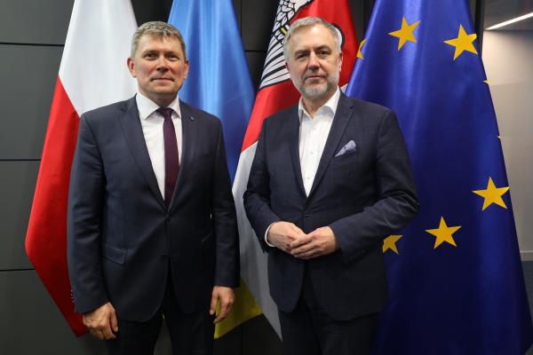 Spotkanie Marka Woźniaka, Marszałka Województwa Wielkopolskiego z nowym Konsulem Ukrainy – Serhijem Miniailo- kliknij aby powiększyć