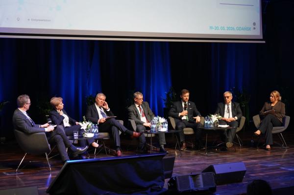 Panel z udziałem Katarzyny Fryzy, Starosty Konińskiego- kliknij aby powiększyć