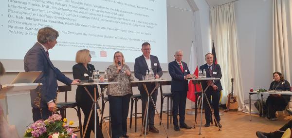 W oficjalnej inauguracji działalności Pełnomocnika ds. Partnerstwa Kraju Związkowego Brandenburgia z Polską na kadencję 2025-2028 wziął udział Wojciech Jankowiak, Wicemarszałek Województwa Wielkopolskiego- kliknij aby powiększyć