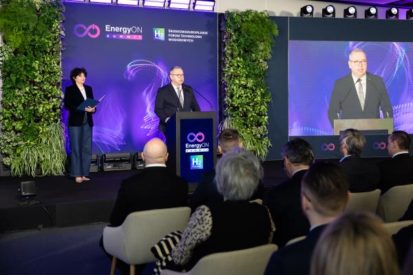 EnergyON Summit & H₂POLAND – Środkowoeuropejskie Forum Technologii Wodorowych zainagurowane- kliknij aby powiększyć