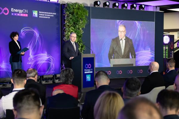 EnergyON Summit & H₂POLAND – Środkowoeuropejskie Forum Technologii Wodorowych zainagurowane- kliknij aby powiększyć
