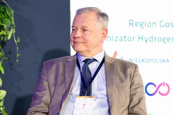 III Szczyt Dolin Wodorowych rozpoczął Jacek Bogusławski, Członek Zarządu Województwa Wielkopolskiego, który zaprosił do dyskusji grono ekspertów- kliknij aby powiększyć