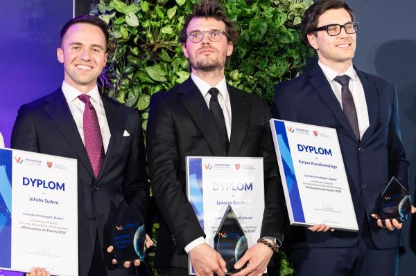 Wręczenie nagród Marszałka Województwa Wielkopolskiego w konkursach Wielkopolska dla Planety 2030 - kliknij aby powiększyć