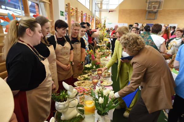 Czwarta edycja konkursu w Chrzanie, w gminie Żerków, w powiecie jarocińskim, której finał odbył się 28 marca przyciągnęła ponad 100 Kół Gospodyń Wiejskich- kliknij aby powiększyć