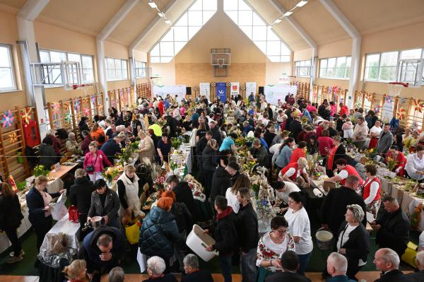 Czwarta edycja konkursu w Chrzanie, w gminie Żerków, w powiecie jarocińskim, której finał odbył się 28 marca przyciągnęła ponad 100 Kół Gospodyń Wiejskich- kliknij aby powiększyć