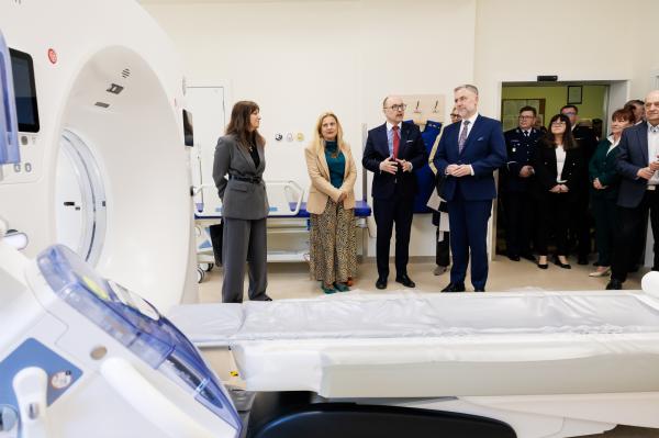 Oddanie do użytku nowego tomografu w Wielkopolskim Centrum Pulmonologii i Torakochirurgii im. Eugenii i Janusza Zeylandów - kliknij aby powiększyć