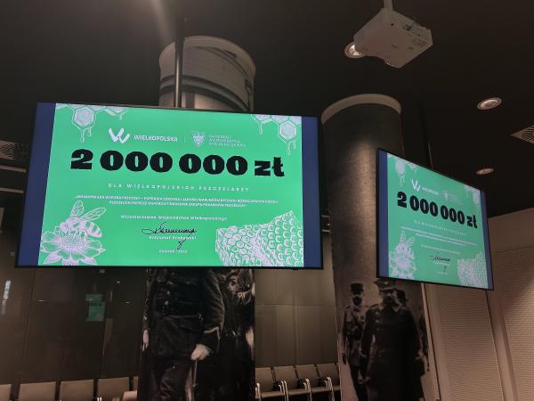 Informacja dotycząca podpisania umowy na realizację zadania publicznego Wielkopolska wspiera pszczoły – poprawa zdrowia i jakości warunków bytowo-rozwojowych rodzin pszczelich poprzez wsparcie finansowe zakupu pokarmów pszczelich- kliknij aby powiększyć