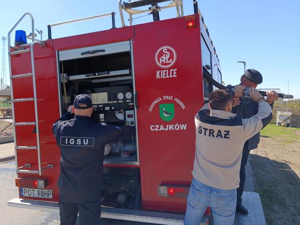 Kolejny samochód pożarniczy z Wielkopolski przekazany do Mołdawii- kliknij aby powiększyć