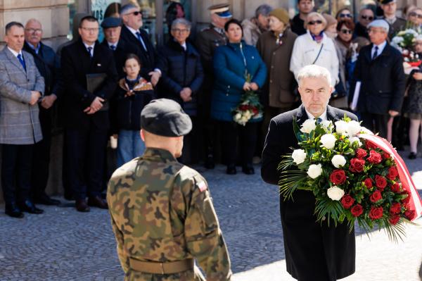 Marszałek Marek Woźniak wziął udział w uroczystościach z okazji Święta 15. Pułku Ułanów Poznańskich.- kliknij aby powiększyć