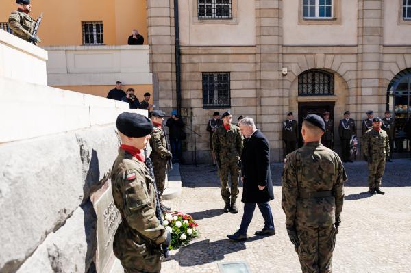 Marszałek Marek Woźniak wziął udział w uroczystościach z okazji Święta 15. Pułku Ułanów Poznańskich.- kliknij aby powiększyć
