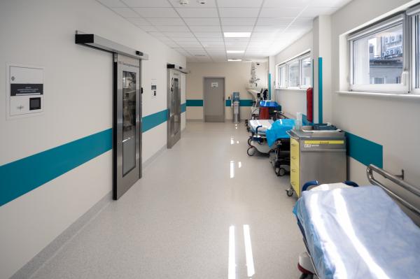 Trzy nowe sale operacyjne zostały oddane w Wielkopolskim Centrum Onkologii w Poznaniu.- kliknij aby powiększyć