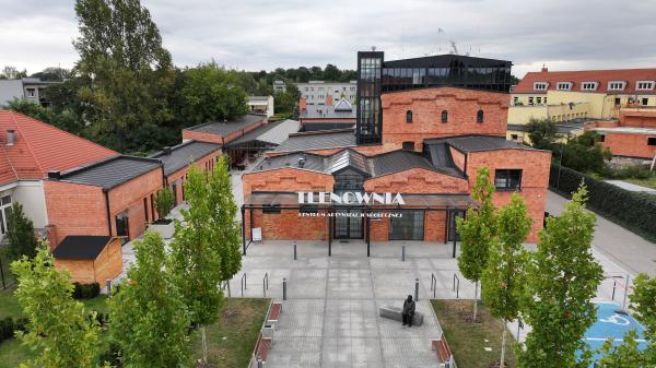 Budynek Centrum Aktywizacji Społecznej Tlenownia w Czempiniu to przemysłowy gmach, który przeszedł metamorfozę.- kliknij aby powiększyć