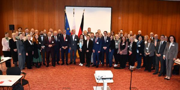 W posiedzeniach 50. Komitetu ds. Współpracy Międzyregionalnej oraz 45. Komitetu ds. Współpracy Przygranicznej Polsko-Niemieckiej Komisji Międzyrządowej ds. Współpracy Regionalnej i Przygranicznej wziął udział Wojciech Jankowiak, Wicemarszałek Województwa Wielkopolskiego.- kliknij aby powiększyć