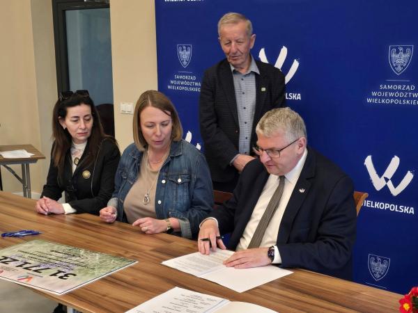 Wsparcie umożliwia realizację szeregu prac związanych z poprawą funkcjonalności i rozwojem infrastruktury na Rodzinnych Ogrodach Działkowych.- kliknij aby powiększyć
