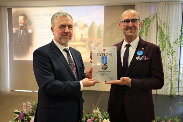 Marek Woźniak, Marszałek Województwa Wielkopolskiego wziął udział w jubileuszowej konferencji 200 lat Arboretum Kórnickiego- kliknij aby powiększyć