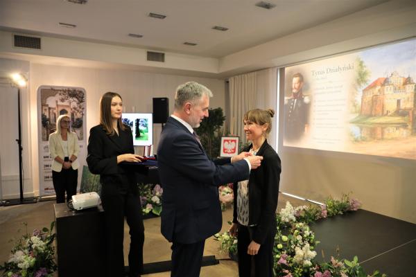 Marek Woźniak, Marszałek Województwa Wielkopolskiego wziął udział w jubileuszowej konferencji 200 lat Arboretum Kórnickiego- kliknij aby powiększyć