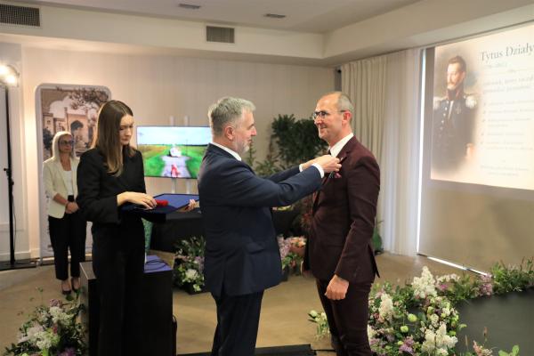 Marek Woźniak, Marszałek Województwa Wielkopolskiego wziął udział w jubileuszowej konferencji 200 lat Arboretum Kórnickiego- kliknij aby powiększyć