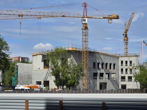 Dobiegają końca prace związane z wykonaniem konstrukcji żelbetowej budynków nadziemnych. - kliknij aby powiększyć