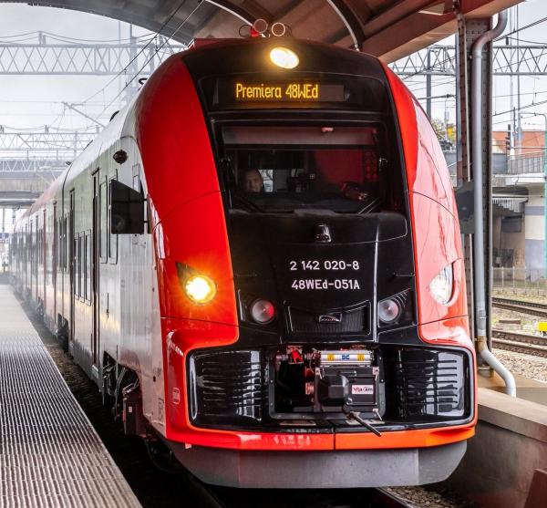 Elektryczny zespół trakcyjny dostarczony do Wielkopolski w 2025 r.- kliknij aby powiększyć
