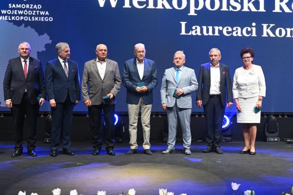 W ramach wszystkich 25 edycji konkursu odwiedzono aż 1600 gospodarstw, nominowano 508 gospodarzy, a prestiżową statuetkę Siewcy zdobyło 245 laureatów całego regionu. - kliknij aby powiększyć