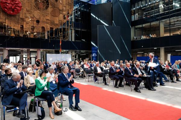 Debata: Sąsiedztwo Partnerstwa-Odra 2026 jako szansa i wyzwanie – jak regiony i miasta kształtują przyszłość relacji polsko-niemieckich w świetle 35-lecia Traktatu o dobrym sąsiedztwie i przyjaznej współpracy pomiędzy Rzecząpospolitą Polską a Republiką Federalną Niemiec.- kliknij aby powiększyć