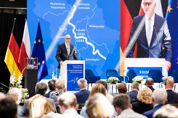 Przemawia Dietmar Woidke, Premier Kraju Związkowego Brandenburgia.- kliknij aby powiększyć