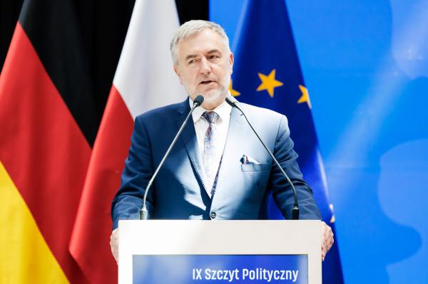 Przemawia Marszałek Marek Woźniak.- kliknij aby powiększyć