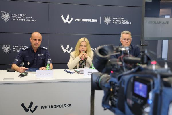 Samorząd Województwa Wielkopolskiego realizuje projekt związany z cyklem debat profilaktycznych pn. Czy jesteś świadomy? Substancje psychoaktywne w naszej przestrzeni, skierowanych do uczniów szkół z terenu Wielkopolski.- kliknij aby powiększyć