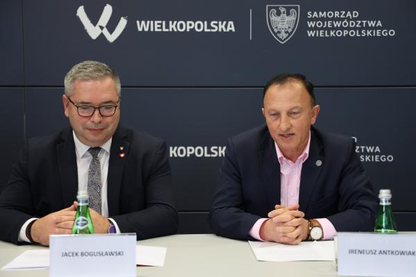 Jacek Bogusławski, Członek Zarządu Województwa Wielkopolskiego oraz Ireneusz Antkowiak, Burmistrz Gminy Pobiedziska. - kliknij aby powiększyć