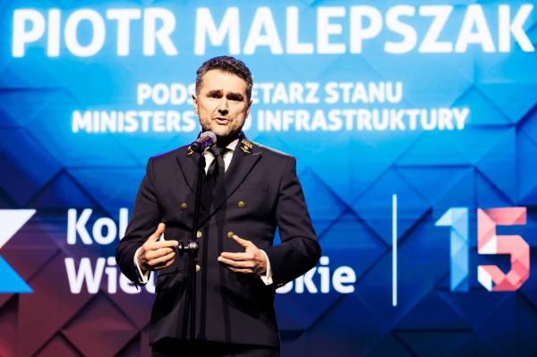 Koleje Wielkopolskie łączą region. Od 15 lat!- kliknij aby powiększyć