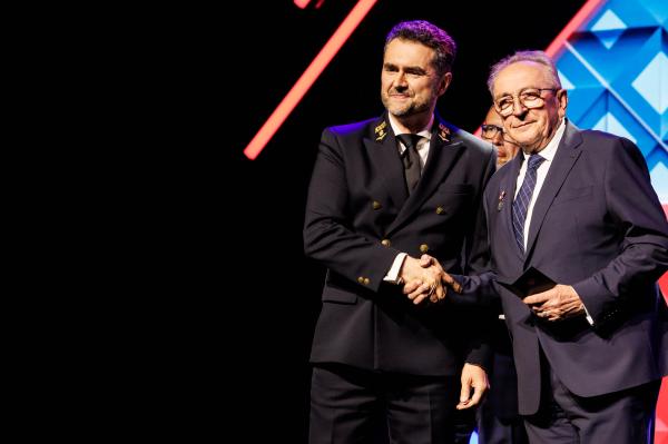 Koleje Wielkopolskie łączą region. Od 15 lat!- kliknij aby powiększyć