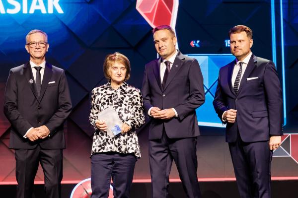 Koleje Wielkopolskie łączą region. Od 15 lat!- kliknij aby powiększyć
