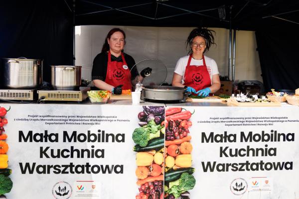 Mobilna kuchnia warsztatowa. - kliknij aby powiększyć