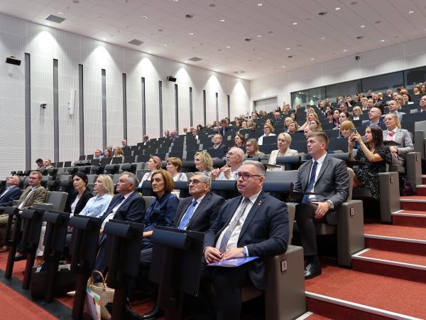 Spotkanie zgromadziło blisko 200 uczestników.- kliknij aby powiększyć