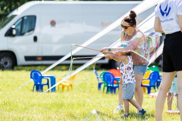 Uczestnicy Pikniku na FEST w Poznaniu- kliknij aby powiększyć