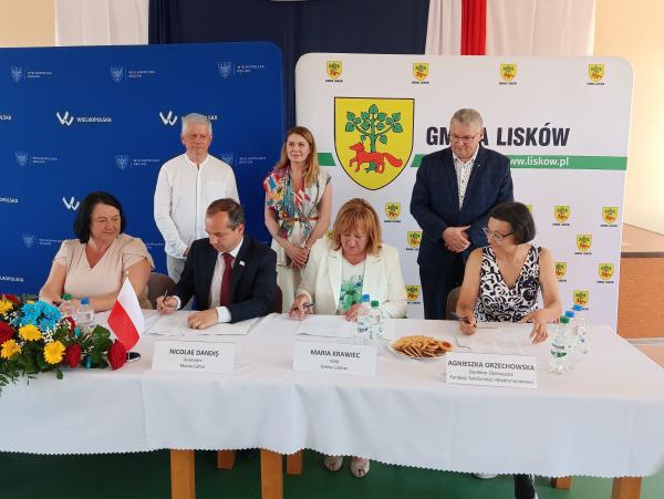 W wydarzeniu udział wzięli Krzysztof Grabowski, Wicemarszałek Województwa Wielkopolskiego, Violeta Agrici Ambasador Nadzwyczajna i Pełnomocna Republiki Mołdawii, a także Andrzej Grzyb, Poseł na Sejm RP i Maria Krawiec, Wójt Gminy Lisków.- kliknij aby powiększyć
