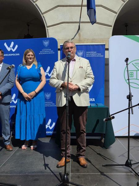 Organizacja dwudniowego wydarzenia odbyła się przy współpracy Ministerstwa Rolnictwa i Rozwoju Wsi, Urzędu Marszałkowskiego Województwa Wielkopolskiego w Poznaniu, Narodowego Instytutu Kultury i Dziedzictwa Wsi w Warszawie oraz Wielkopolskiego Samorządowego Centrum Rozwoju Wsi w Sielinku - kliknij aby powiększyć