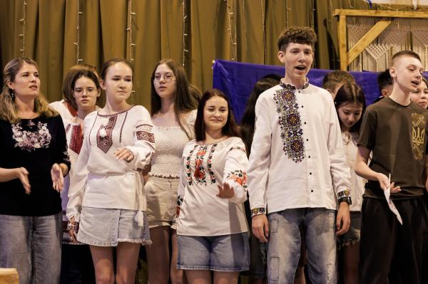 Występ dzieci z Obwodu Charkowskiego- kliknij aby powiększyć