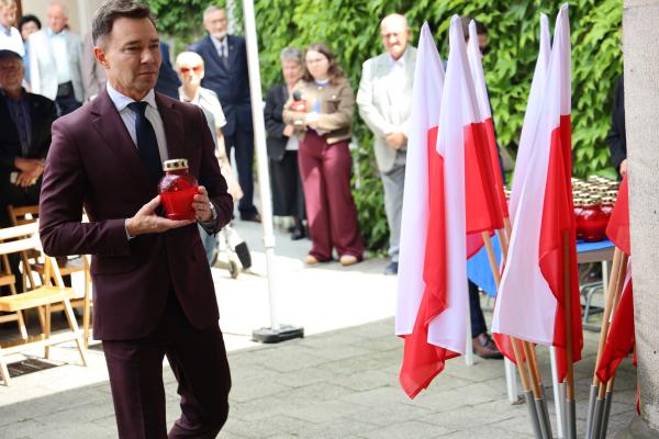 Patronat Honorowy nad uroczystością objął Marek Woźniak, Marszałek Województwa Wielkopolskiego, którego podczas wydarzenia reprezentował Tomasz Grudziak, Sekretarz Województwa.- kliknij aby powiększyć