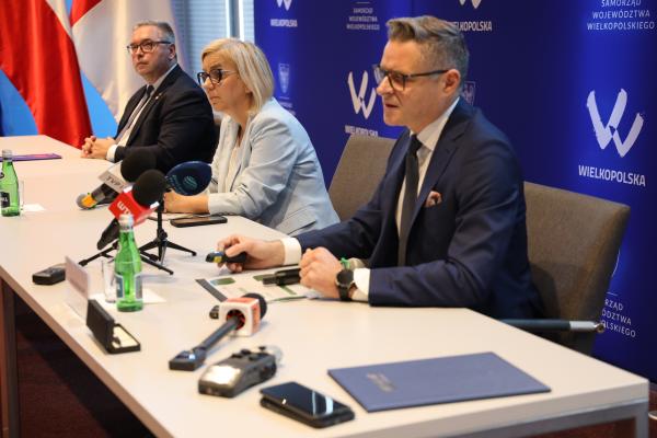 Przemawia Rafał Ratajczak, Prezes Zarządu Wojewódzkiego Funduszu Ochrony Środowiska i Gospodarki Wodnej w Poznaniu.- kliknij aby powiększyć