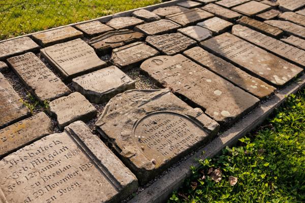 Istniejące od 1979 r. Muzeum Martyrologiczne w Żabikowie usytuowane jest na terenie byłego niemieckiego więzienia policji bezpieczeństwa i obozu karno-wychowawczego. - kliknij aby powiększyć