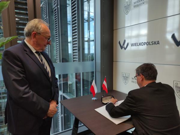 Wpis do księgi pamiątkowej. - kliknij aby powiększyć