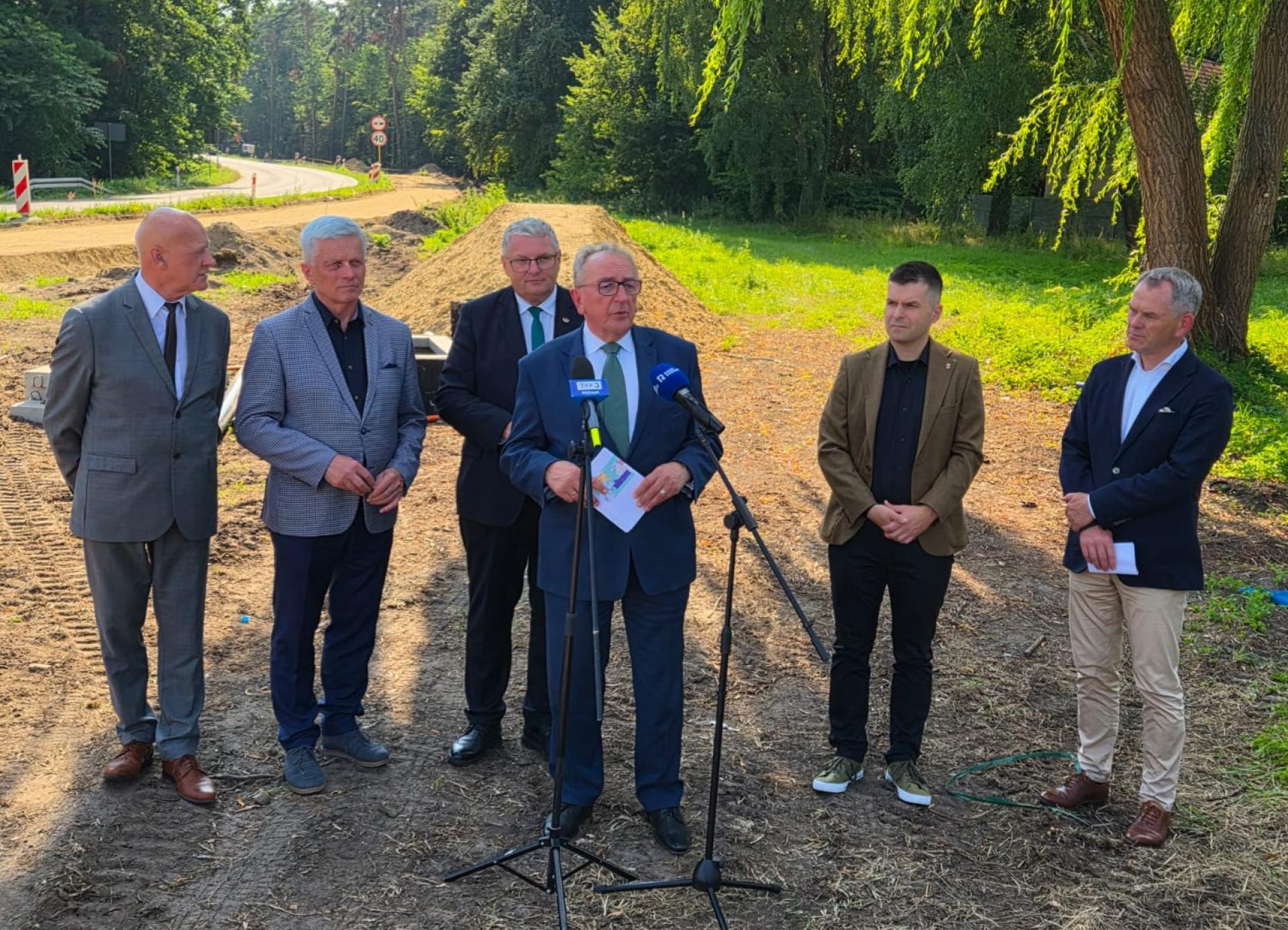 Wizyta Wicemarszałków na remontach dróg południowej Wielkopolski  - zobacz więcej