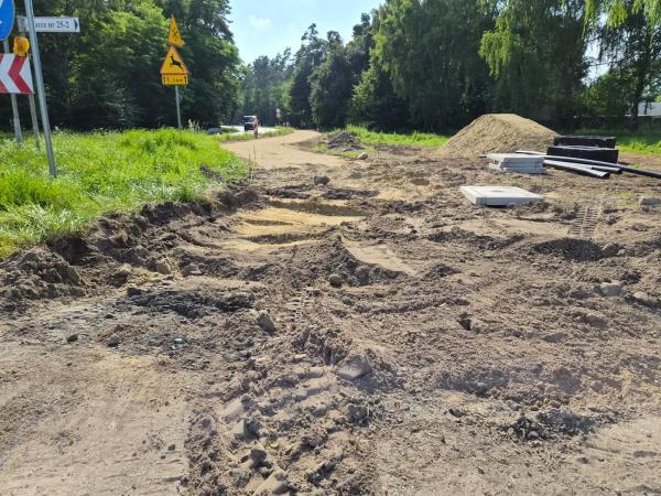 Wielkopolski Zarząd Dróg Wojewódzkich prowadzi rozległe prace remontowe na drogach wojewódzkich regionu. Prace obejmują m.in. drogi nr 442, 443 i 450 w powiatach pleszewskim, kaliskim, ostrowskim i jarocińskim. - kliknij aby powiększyć