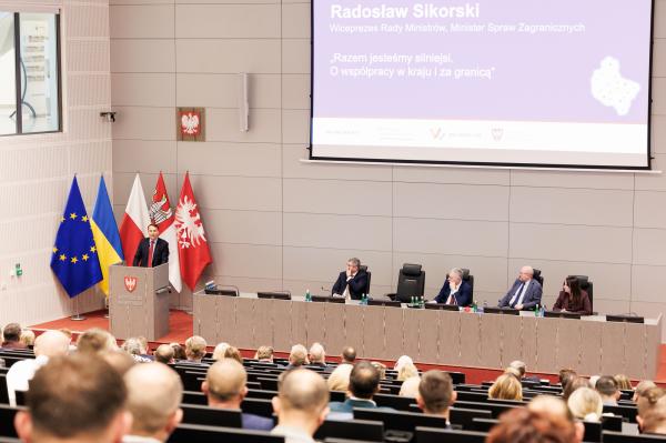 Wystąpienie Wicepremiera Radosława Sikorskiego.- kliknij aby powiększyć