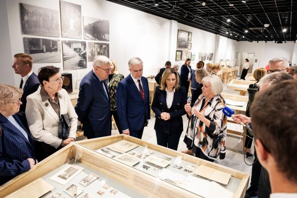 Otwarcie nowego skrzydła Muzeum Martyrologicznego w Żabikowie- kliknij aby powiększyć