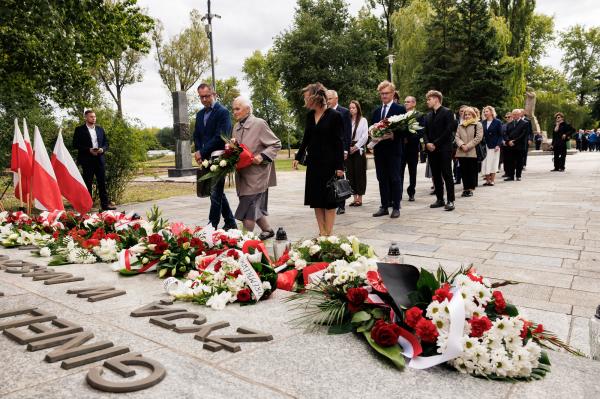 Otwarcie nowego skrzydła Muzeum Martyrologicznego w Żabikowie- kliknij aby powiększyć